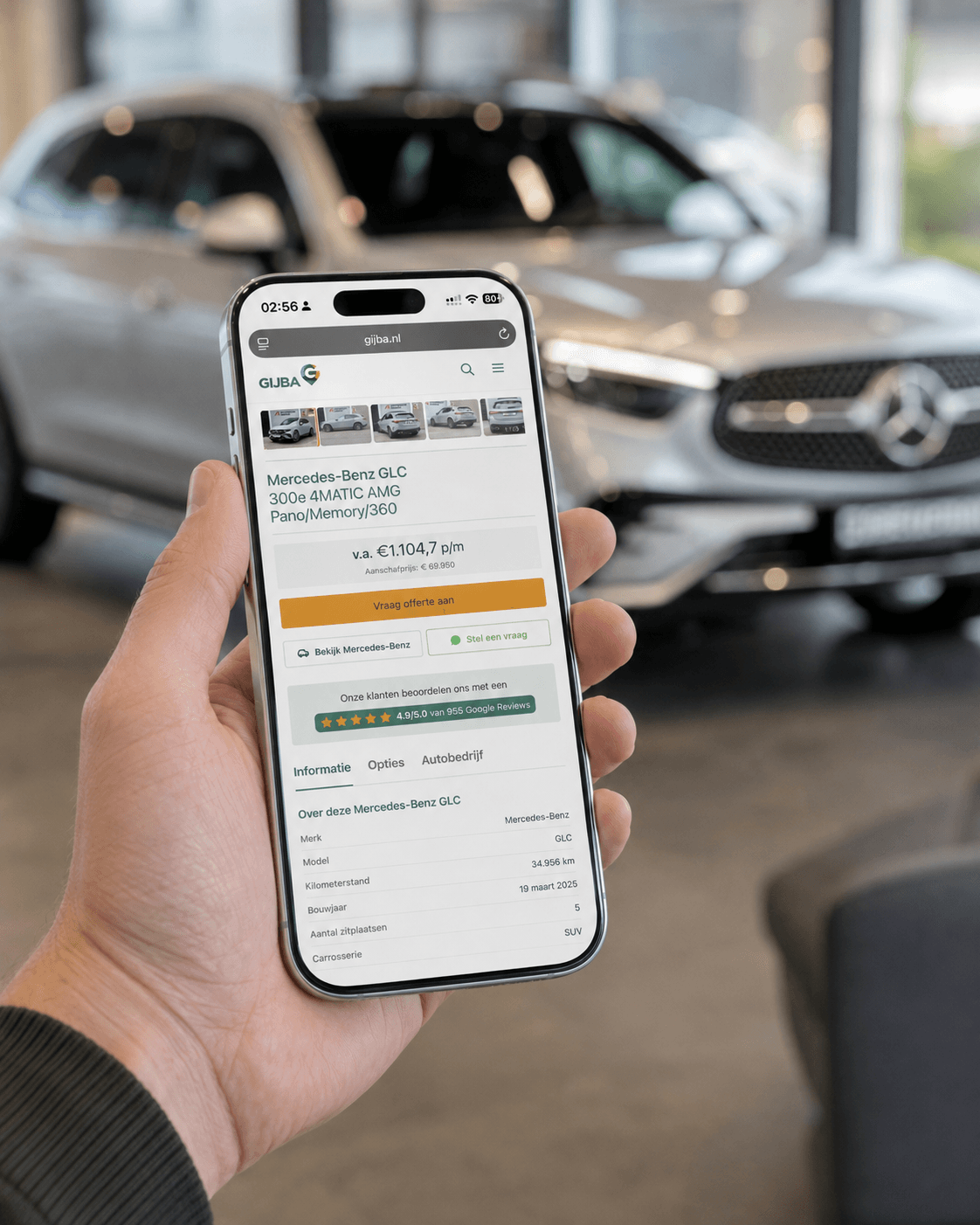 Voertuigdetailpagina van GIJBA op mobiel met een Mercedes-Benz GLC, maandbedrag, specificaties en aanvraagknop, bekeken in de showroom